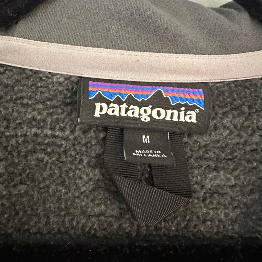 Patagonia Black and Gray Fleece Jacket - Picture 2 of 2